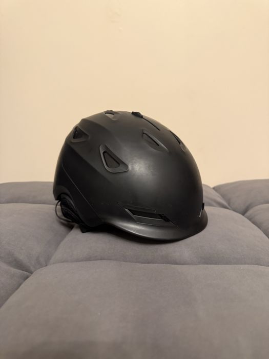 Горнолыжный шлем