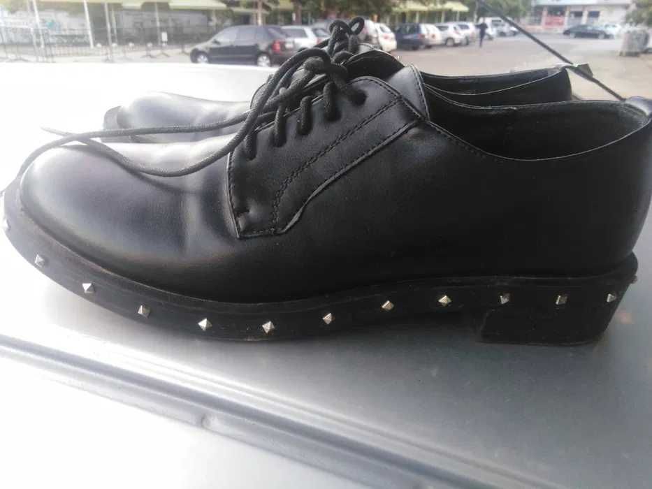 Обувки 38 номер ..