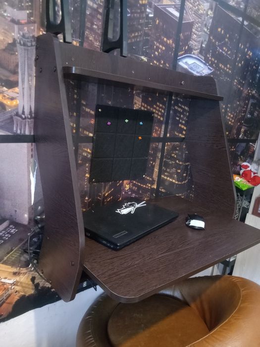 Стол подвесной новый