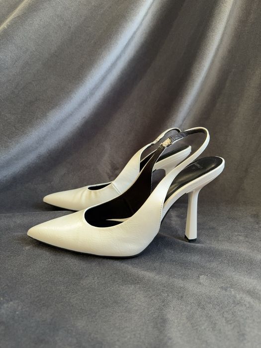 Продам Туфли белые