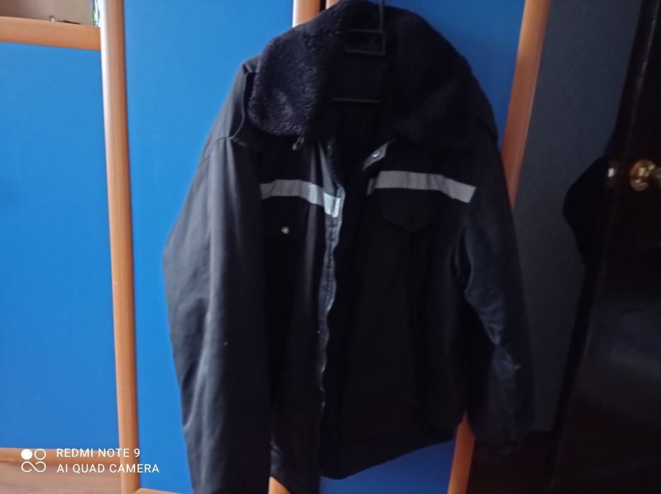 Продается черный бушлат и комбинезон для охраны