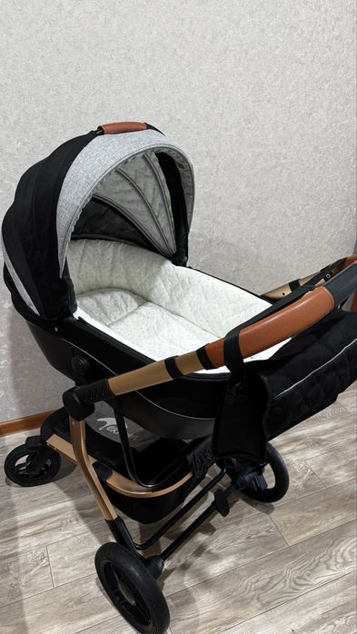 Продам коляску Teknum 3 в 1