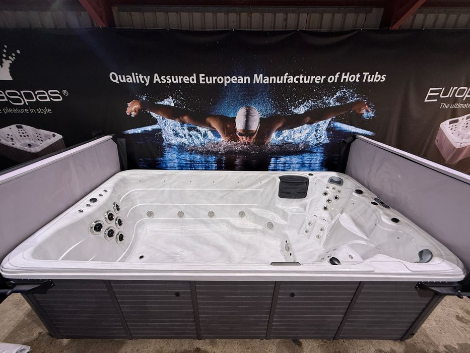 Джакузи плувен тренажор мини басейн