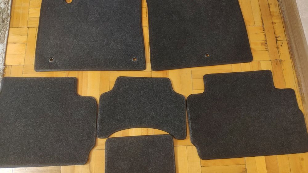 Автомобильные коврики в салон для Hyundai Santa Fe 2021 г.