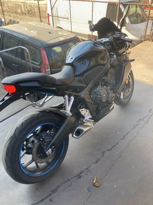 Honda CBR650R на части