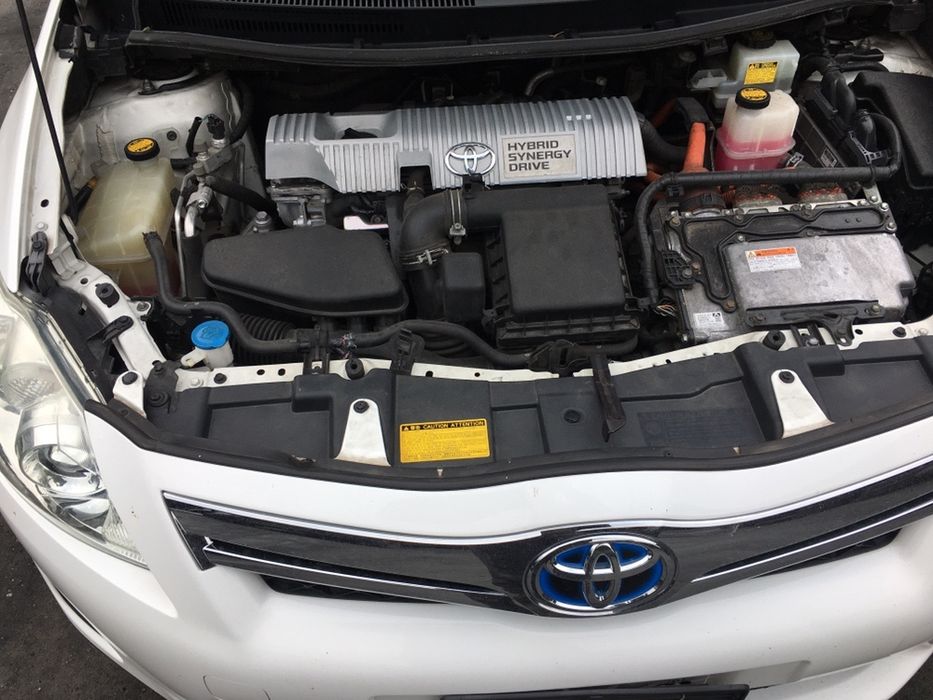 Vand piese pu toyota auris 2011 1.8 hybrid