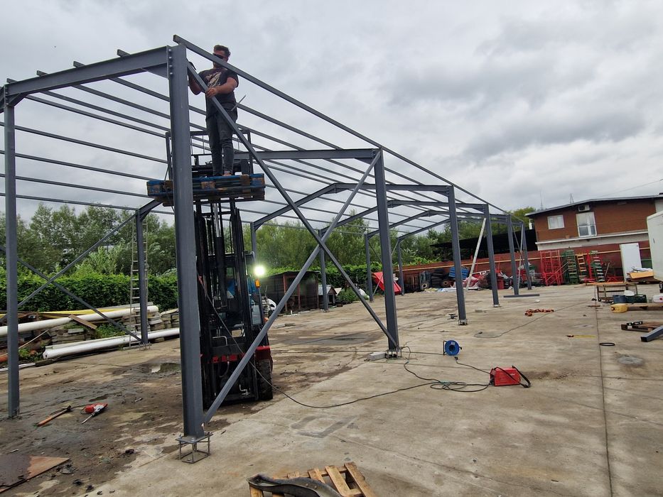 Vând hală metalica 8x24x4