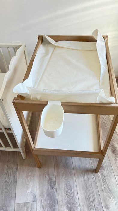 Пеленальный стол