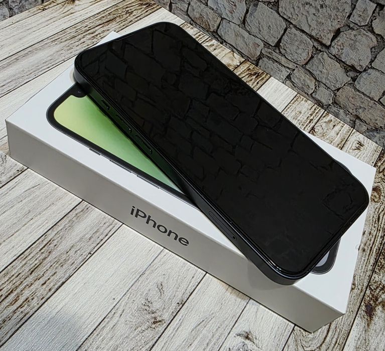 Новенький Iphone 14 128gb