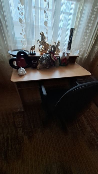 Стол письменный  и кресло