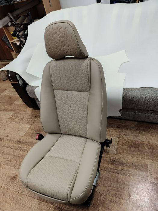 Перетяжка салона автомобиля, авточехлы, восстановление дверных карт,