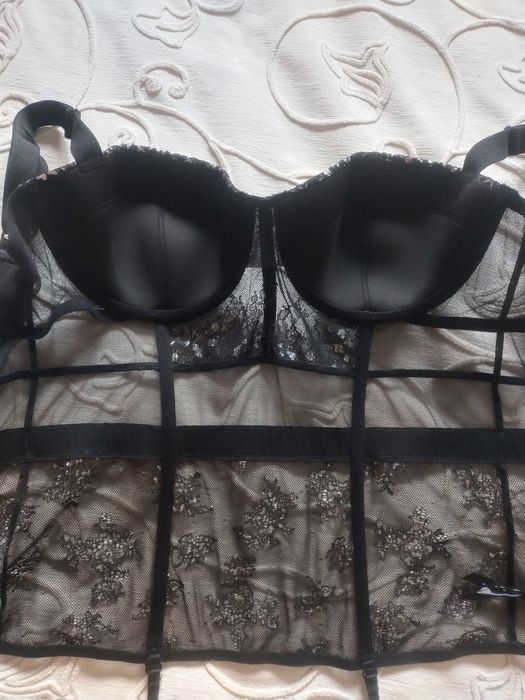 Бюстье от бренд Victoria secret.