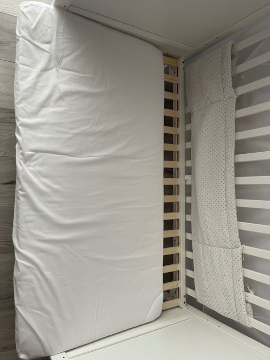 Vând pătuț nou de lemn pentru bebeluși