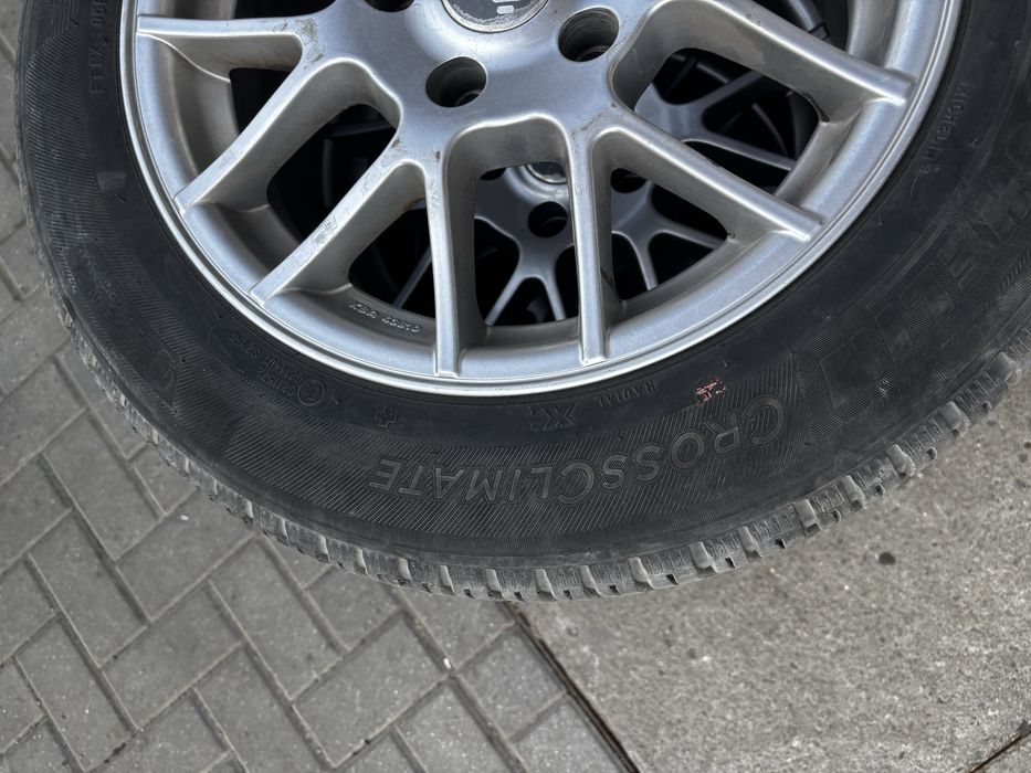 Гуми 185/65/15 Michelin cross climate