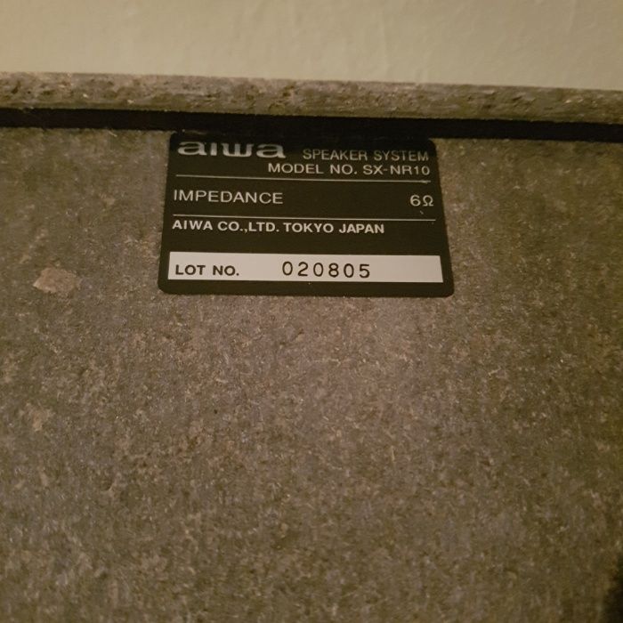 Vind boxe AIWA cu 3 cai si 2 cai bas-reflex fiecare, Germania