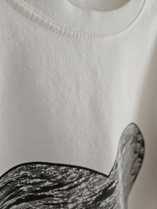 Белый лонгслив с принтом