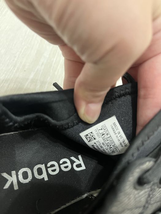 Женские кроссовки