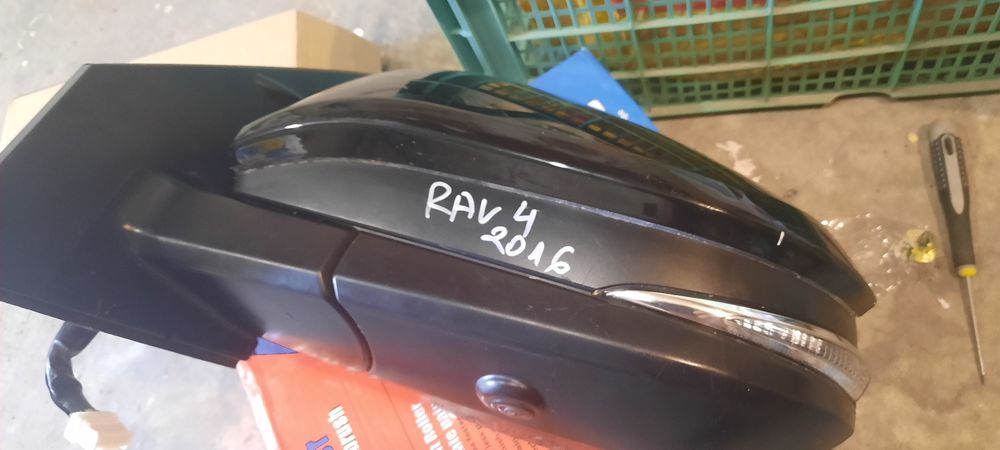 Ляво огледало  Рав4 2016