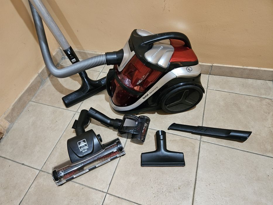 Пылесос Tefal со всеми насадками рабочий