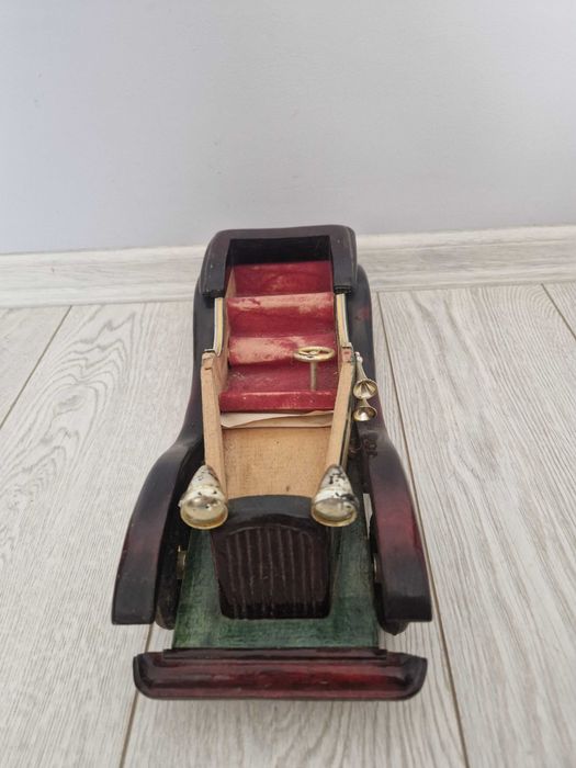 Винтидж кола-кабрио