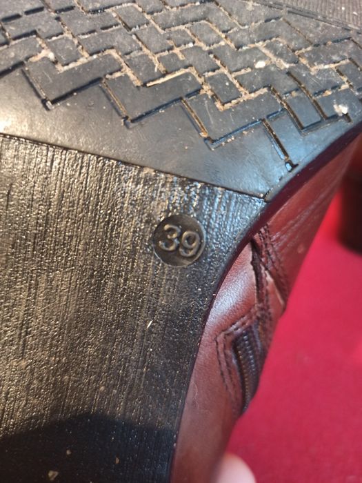 Ghete de dama 39