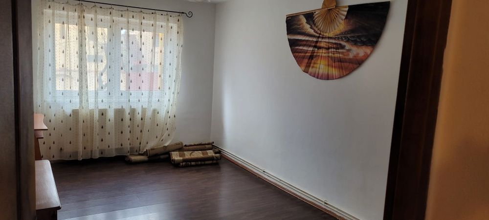 Vand apartament 2 camere