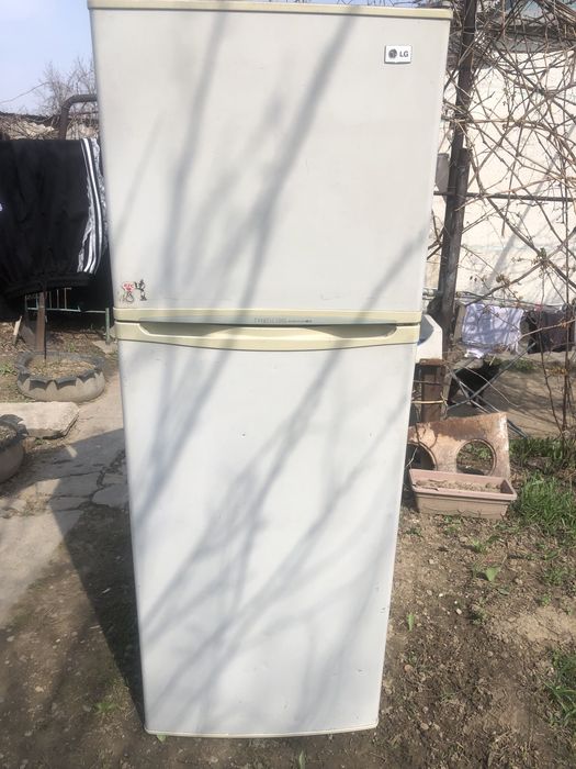 Холодильник LG срочно продаю