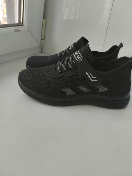 Кросовки новые стильные