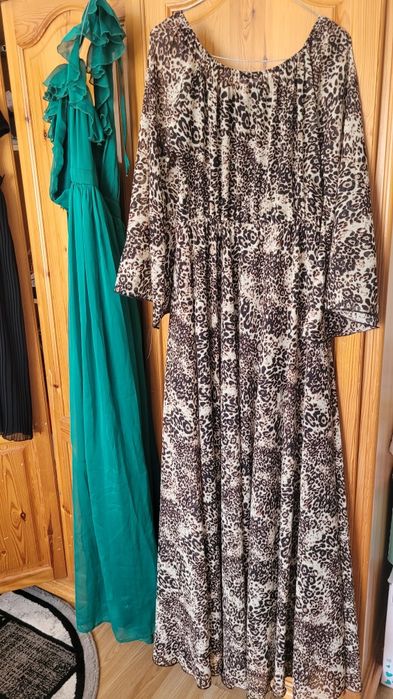 Vând rochițe de  ocazie