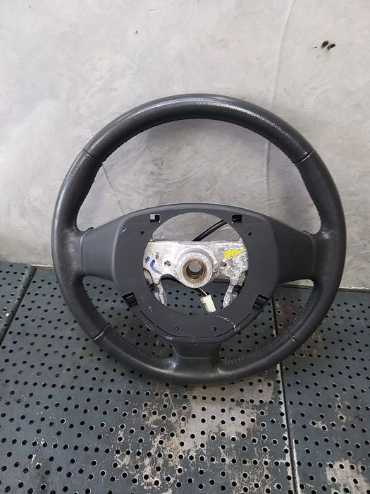 Volan piele in 3 spite cu comenzi suzuki splash 608656300 4811051k50