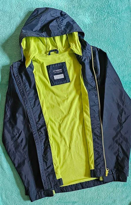 Куртка ветровка на 13-14лет.