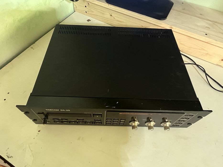 Vand  DAT Tascam DA 30
