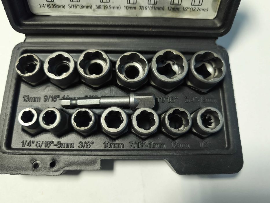Set extractoare piulite si suruburi