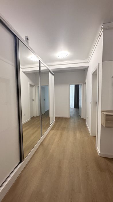 Vand apartament 3 camere cu parcare subterana, bloc nou Tiglina 1