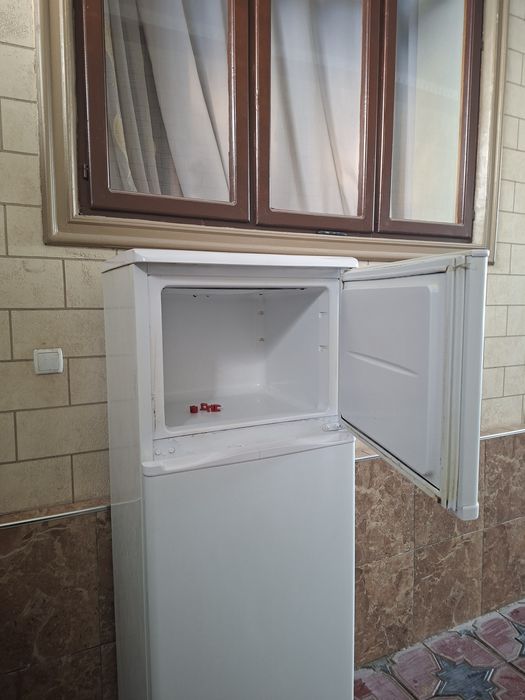 Холодильник б/у.