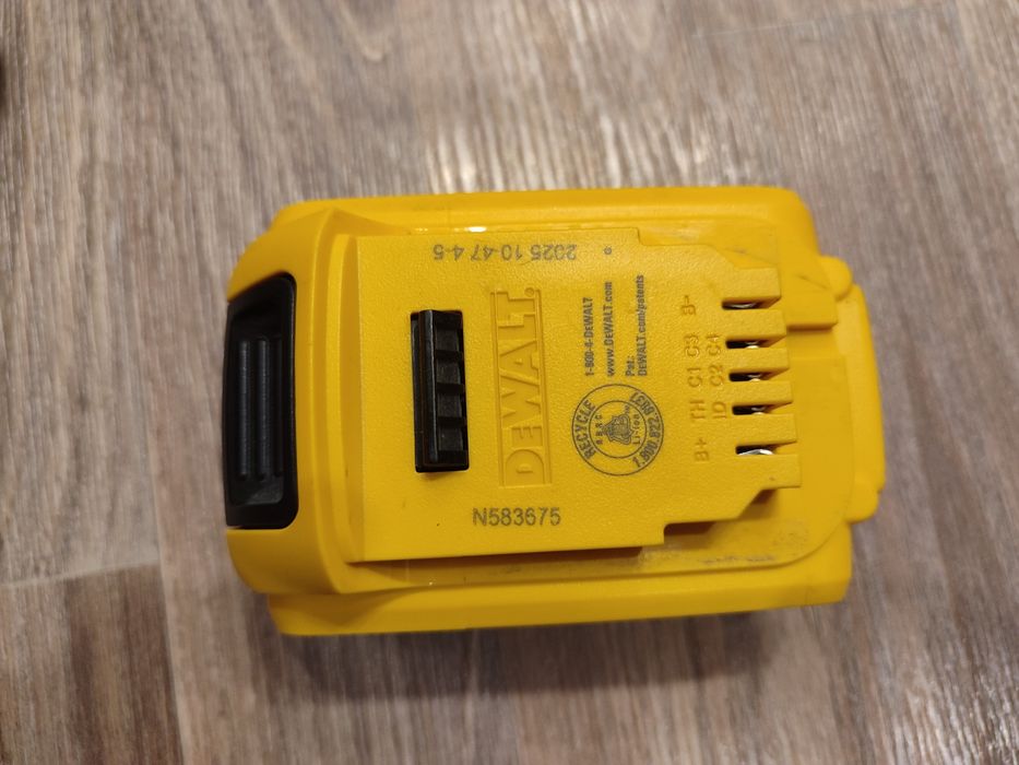 Дрель шуруповёрт DeWalt dcd 996