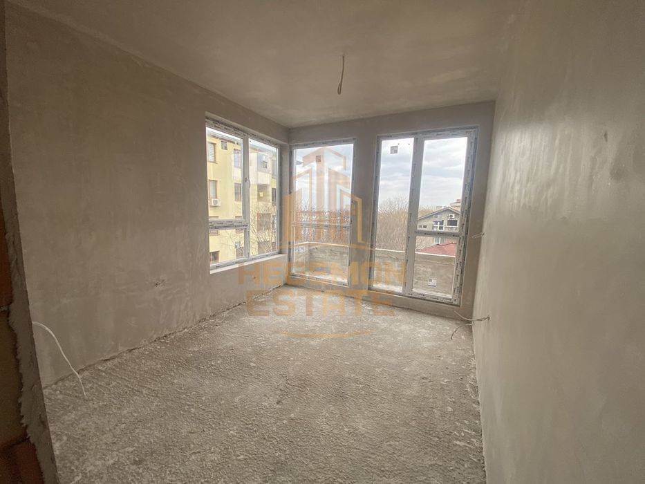 Продава се Двустаен апартамент в Варна, Аспарухово - 67 кв.м за 1568 €/кв.м - Снимка #4