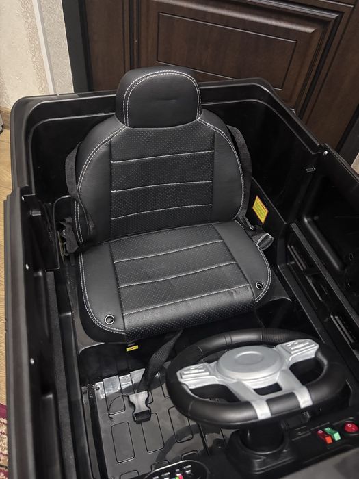Детский электромобиль Mercedes-AMG