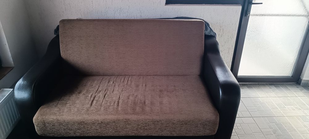 Vând urgent canapea extensibila