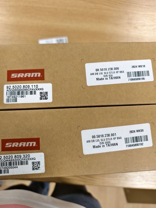 НОВИ в кутии Sram Level Silver Stealth 4-Piston спирачки 2024велосипед