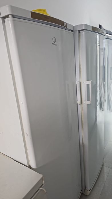 Продам морозильную камеру