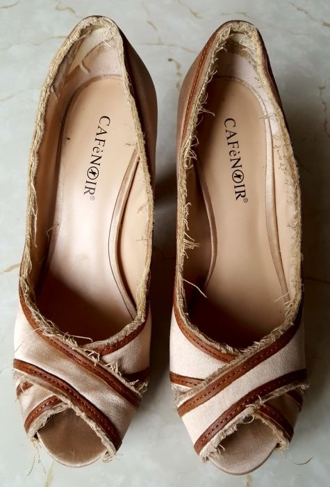 Продаю туфли CAFe'NOIR