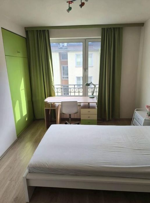 Дава се под наем Тристаен апартамент в София, Медицинска академия - 100 кв.м за 897.6 € - Снимка #2