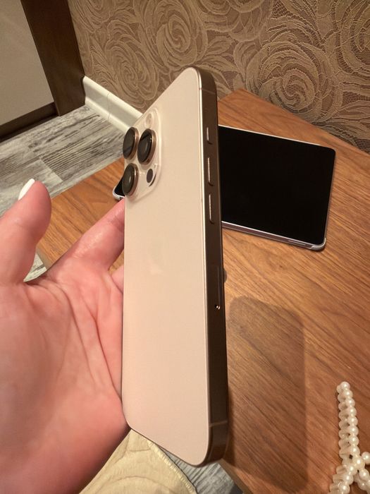 Продам iphone 16 pro 512