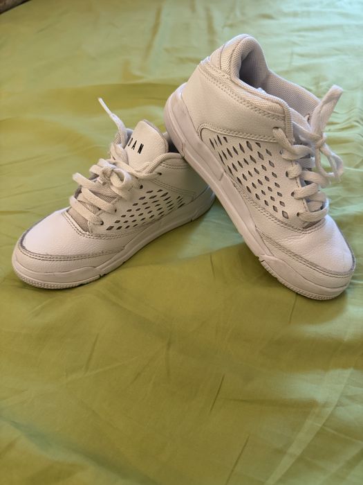 Jordans albi pentru copii, marimea 28,5 unisex