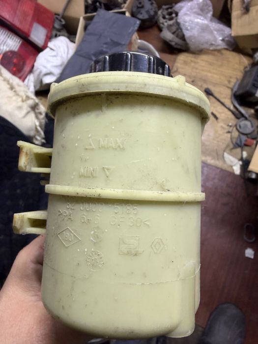 Бачок Гура Рено Ларгус