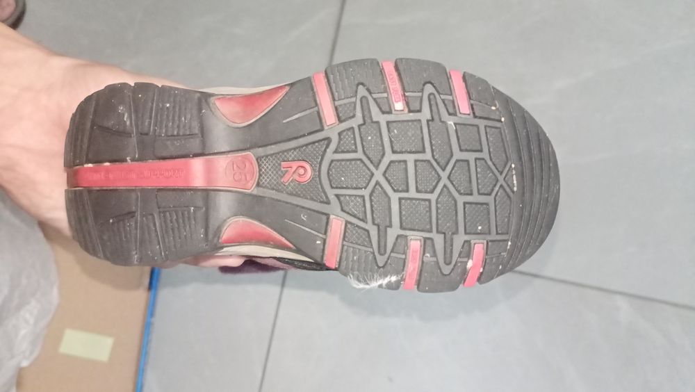 Продаю детские обуви