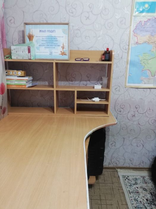 Продается компьютерный стол