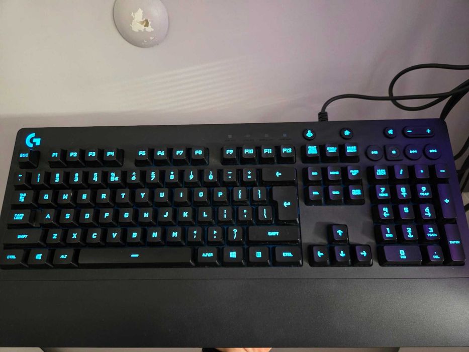 клавиатура Logitech G213