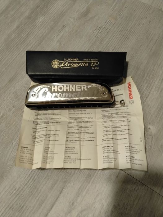 Професионална хроматична хармоника Hohner Chrometta 12